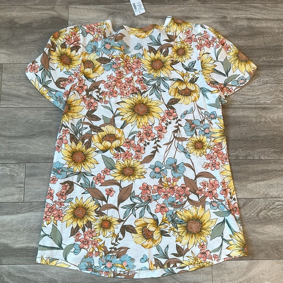 Maurice’s top NWT - Picture 6 of 7